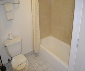 VanNess Inn  - Clean Updated Bathrooms